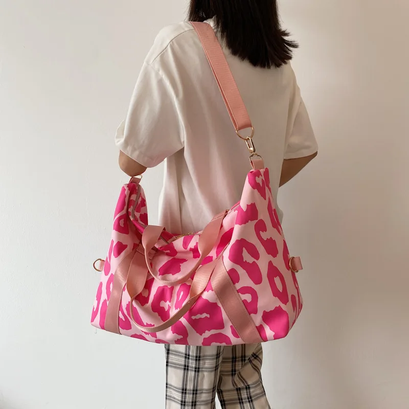 Нова голяма чанта с шарени крави, водоустойчив оксфорд женствена чанта на едно рамо за пътуване, разделение на суха и влажна среда, с голям капацитет0