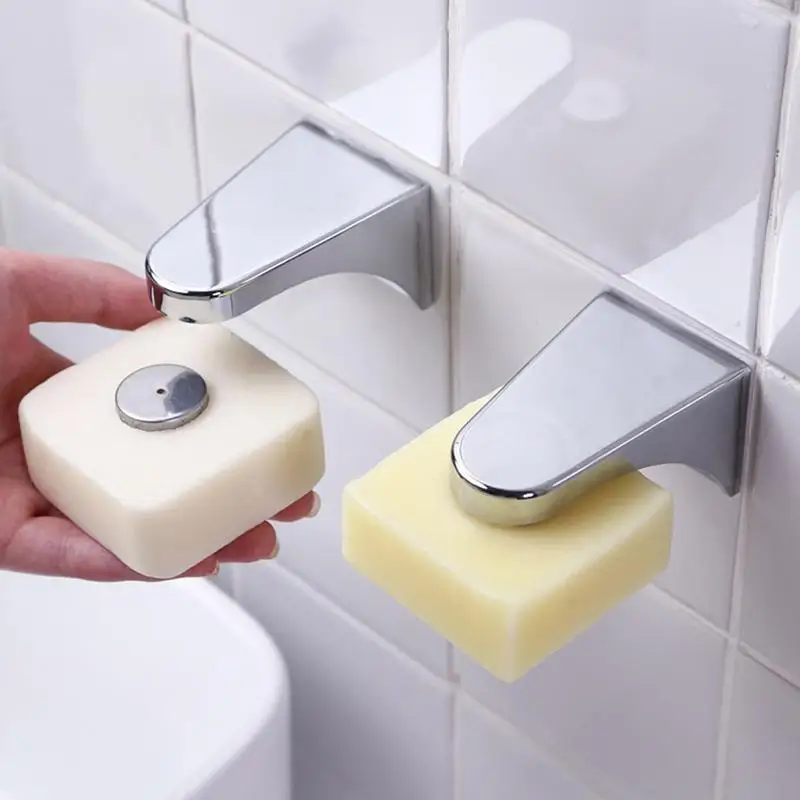Окачен държач за сапун в банята, самозалепващи препарат за съдове с магнит, монтиран на стената, висящи поставки за сапун, захранващи сапун за баня2