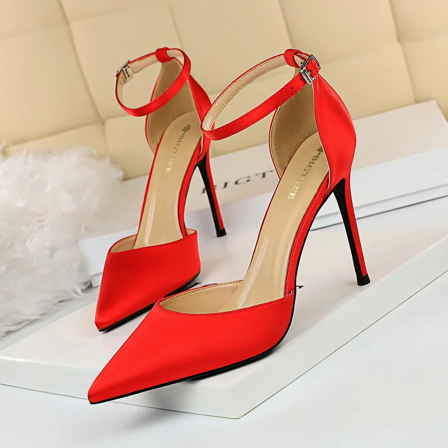 Модерните сандали дамски летни 2023 г., коприна обтегач, плитък ток-шило, луксозна марка дамски обувки за сватбени партита голям размер1