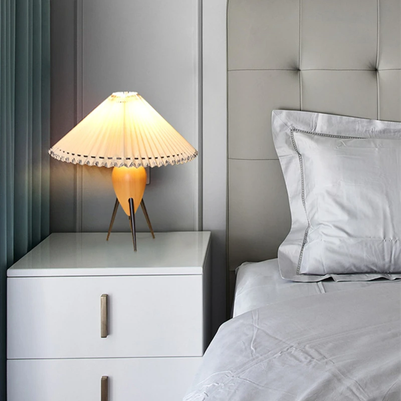 Реколта настолна лампа от дърво, плат за хол, спалня, кабинет, скандинавски естетичен интериор на стаята, дъска нощен реплика осветителна апаратура3
