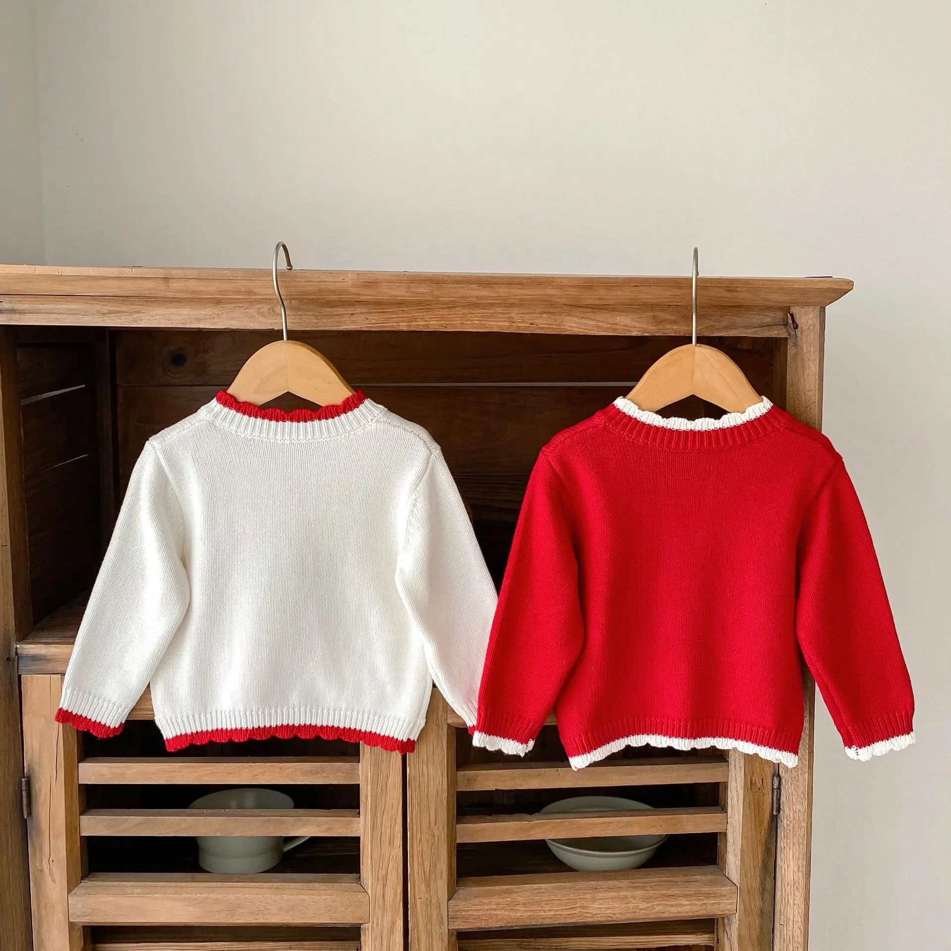 Realshe 2023 Есенна дрехи с бродерия за деца, сладък вязаный пуловер в стил мозайка за момичета, жилетка с дълъг ръкав, връхни дрехи1