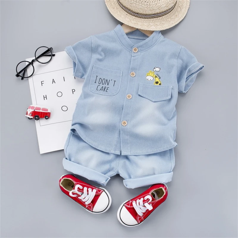 Летен Комплект дрехи за малки момчета, Детски Дрехи, тениски с анимационни Жирафа + Дънкови Шорти, 2 броя, Всекидневен костюм за деца, Спортен Костюм1