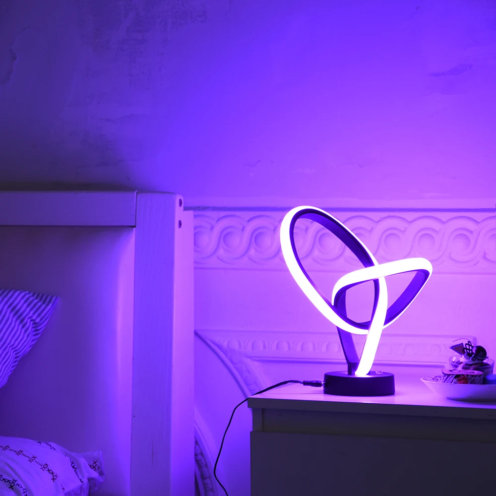 Нощни съвременни настолни лампи със сензорен контрол Творчески малка странична масичка готини лампи за спалня led настолни лампи с регулируема яркост1