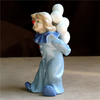 Реколта керамика Статуетка на клоун с балон Порцеланов Цирк магьосникът Миниатюрен комик Кралят украшение Декор Занаят, подарък за Спомен